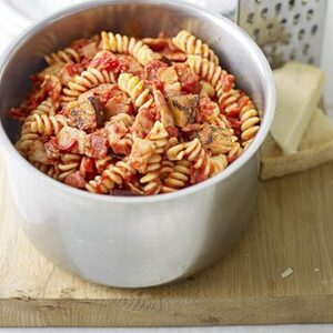 Aubergine, chilli & bacon pasta