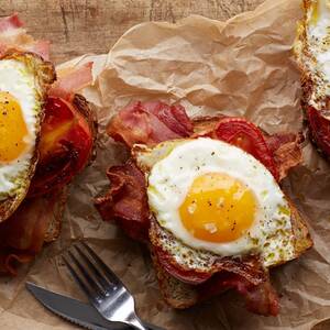 Bacon, Egg, and Tomato Toast