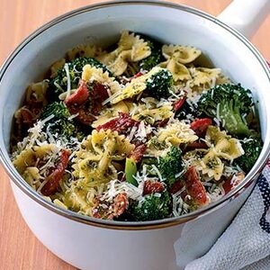 Bacon & broccoli pasta