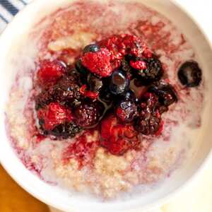 Berry Breakfast Porridge