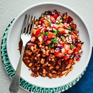 Black-eyed bean mole with salsa