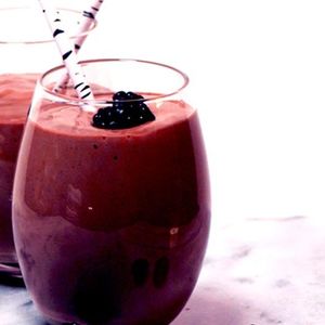 Blackberry and Yogurt Breakfast Smoothie