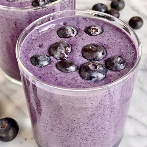 Blueberry-Banana Smoothies with Cinnamon