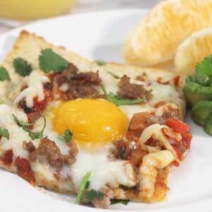 Breakfast Pizza: Shashuka Pizza