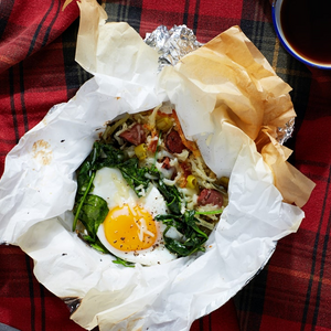 Breakfast Foil Packs With Hash Brown Potatoes, Sausage, and Scallions