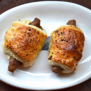 Breakfast Sausage, Mushroom, and Cheddar Rolls Recipe