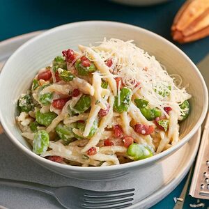 Broad bean pasta