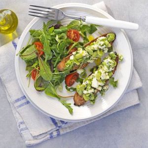 Broad bean & feta cheese toasts