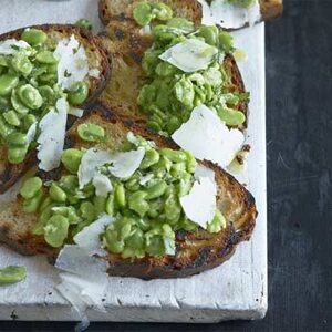 Broad bean bruschetta