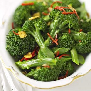 Broccoli with chilli & crispy garlic