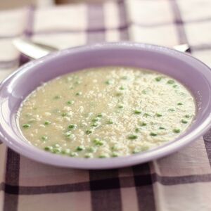 Cauliflower and pea soup