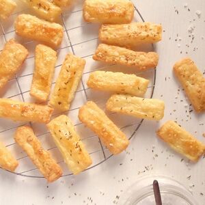 Cheese Caraway Seed Crackers