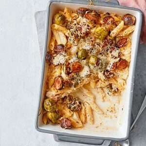 Cheesy sprout pasta bake