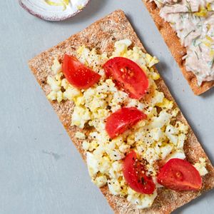 Cherry Tomato & Egg Cracker