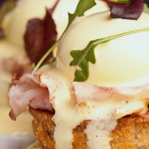 Classic Canadian Bacon Eggs Benedict recipes