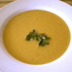 Creamy Cauliflower and Tomato Soup