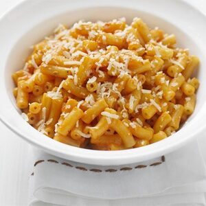 Creamy cheese & tomato macaroni