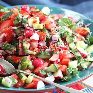 Crunchy radish & tomato salad