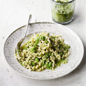 Crushed broad bean pesto