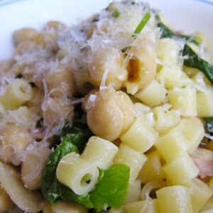 Dinner Tonight: Pasta with Spinach, Chickpeas, and Bacon Recipe