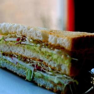 Dinner Tonight: Avocado And Sprout Club Sandwich