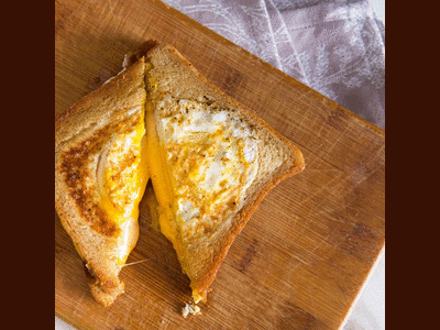 Egg-in-a-Hole Grilled Cheese Sandwich Recipe