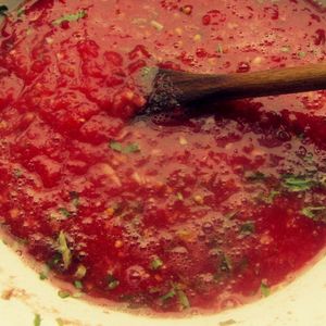 Fresh, No-Cook Tomato Sauce