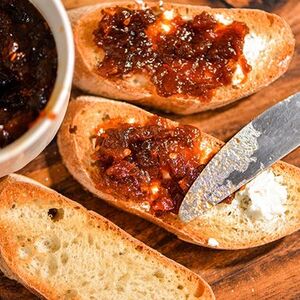 Fresh Tomato and Caramelized Onion Jam Recipe