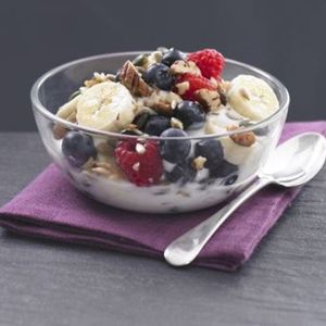 Fruit & nut yogurt