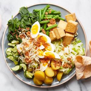 Gado Gado (Mixed Vegetable Salad With Indonesian Peanut Sauce)