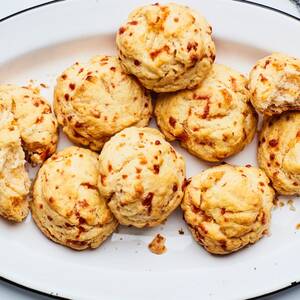 Garlic Cheddar Biscuits