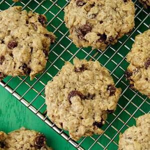 Gluten-Free Vegan Oatmeal Raisin Cookies