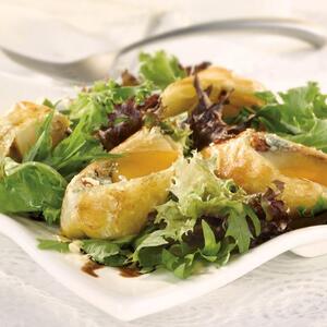 Gorgonzola and Honey Pear en Croute Salad