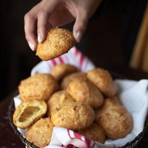 Gougères (Cheese Puffs)