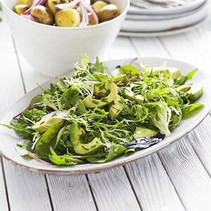 Green salad with avocado