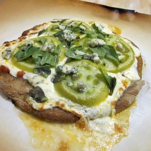 Green Tomato Pizza