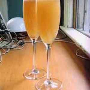 Healthy & Delicious: White Peach Bellini Recipe