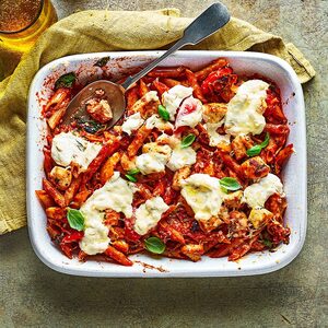 Healthy chicken pasta bake