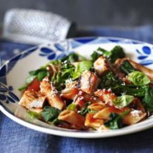 Healthy penne with chicken and broccoli