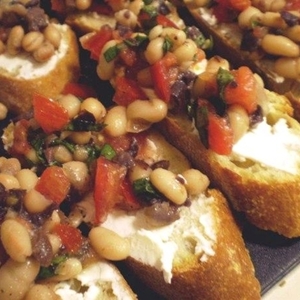 Healthy & Delicious: White Bean Bruschetta Recipe