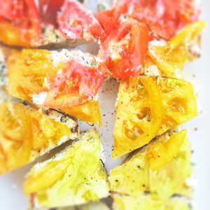 Heirloom Tomato Crostini