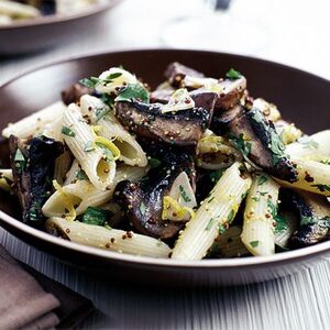 Herby mushroom pasta