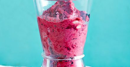 Instant berry banana slush