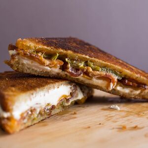 Jalapeño Popper Grilled Cheese Recipe