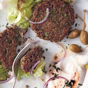 Lentil Patties with Lettuce and Yogurt