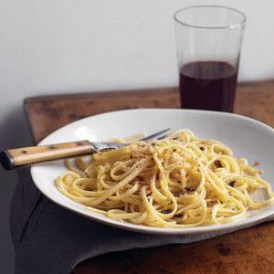 Linguine with Garlic and Breadcrumbs