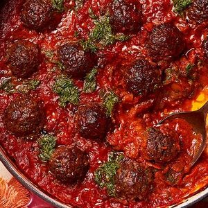 Meatballs in tomato, cardamom & lime sauce