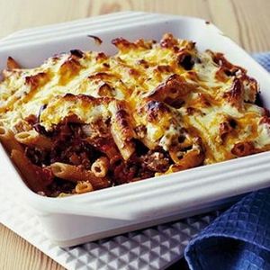 Mild chilli & bean pasta bake