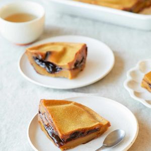 Nian Gao (Baked Sticky Rice Cake with Red Bean Paste)