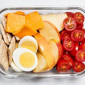 No-Cook Lunch Idea: Cheese, Crackers, Fruit, and Egg